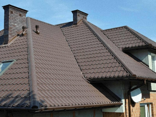Металлочерепица Grand Line Classic 0,5 Velur RR 32 Темно-коричневый 3 - в «Монолит-Металлопрокат».