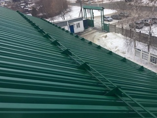 Профлист НС35 0.35 мм RAL 6005 Зеленый Мох 2 - в «Монолит-Металлопрокат».